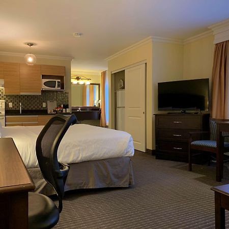 Best Western Plus Burnaby Hotel Ngoại thất bức ảnh