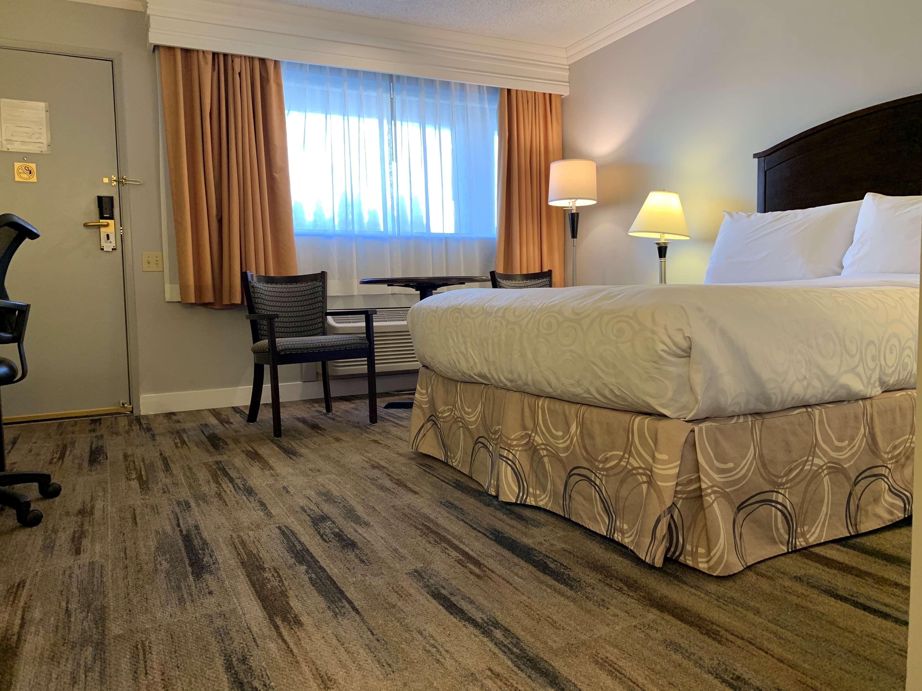 Best Western Plus Burnaby Hotel Ngoại thất bức ảnh